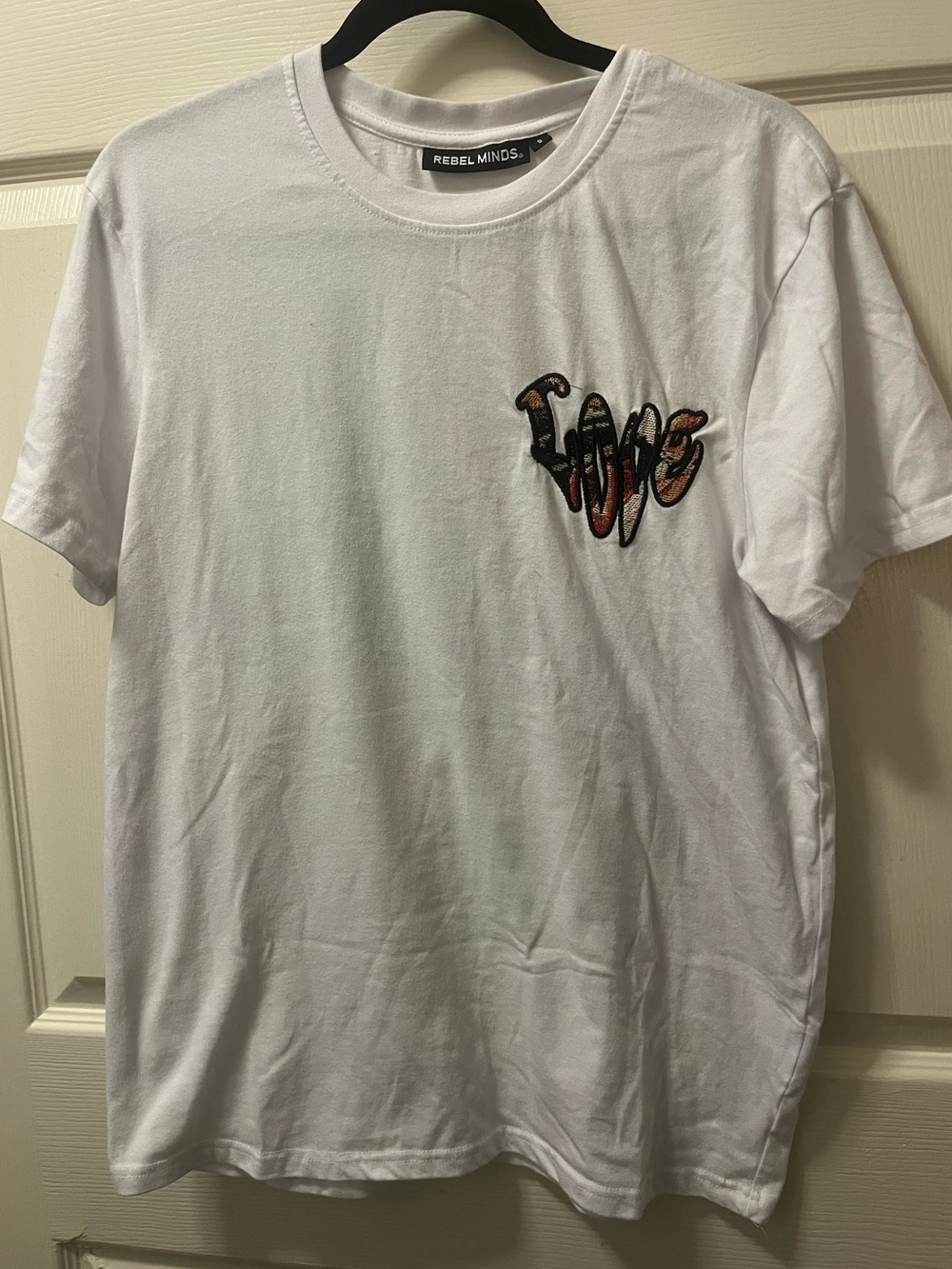 Rebel Minds Mens White Graphic T Shirt LOVE Embroidered Patch Short Sleeve Size